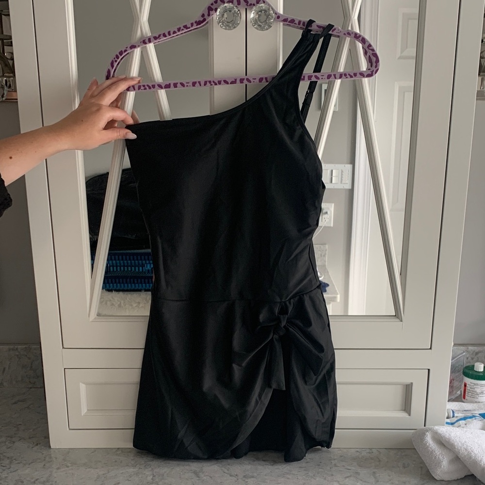 Black One-Shoulder Swim One Piece